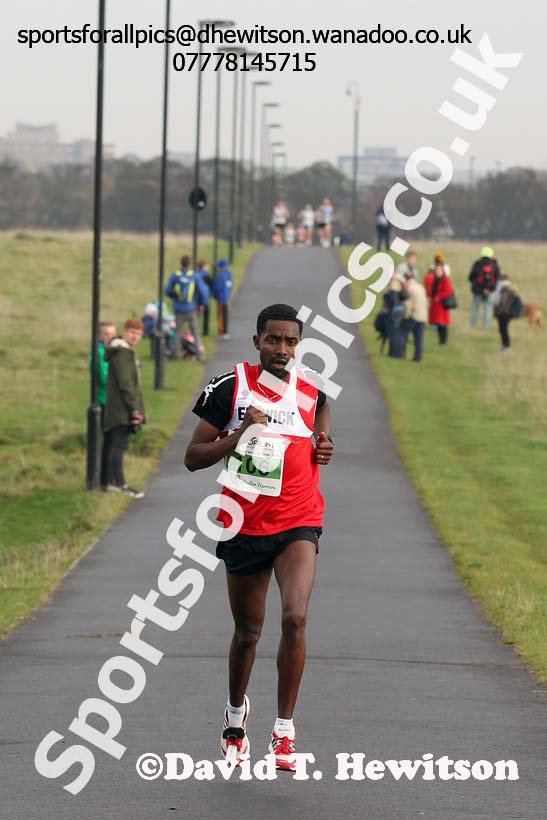 Seniors Heaton Harriers Memorial Road Race. Photo: David T. Hewitson/Sports for All Pics